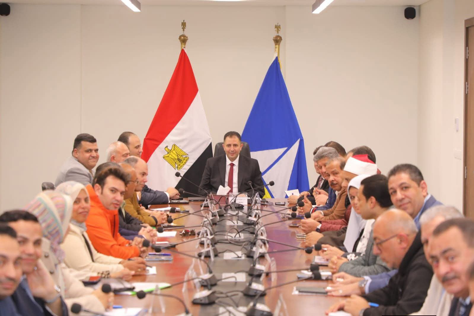 العين الحمراء في دمياط.. المحافظ الجديد يعلن الحرب على التقارير الورقية ويرفع الطوارئ قبل رمضان